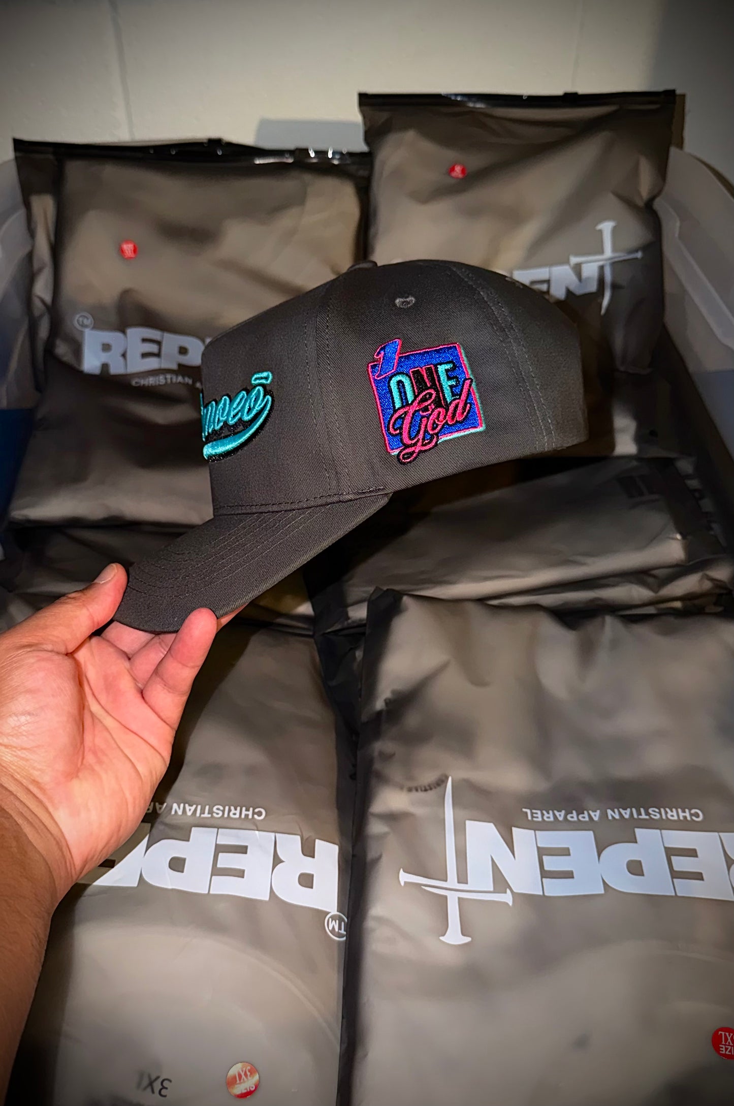 Grey & Terquoise Metanoeō 5 Panel snap back cap